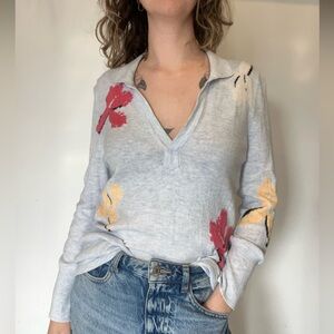 NIC+ZOE cotton blend Light Gray blue V-Neck Sweater with Floral Design in medium